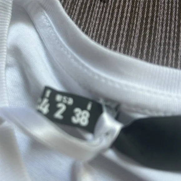 Moschino heart ruffle T shirt oversized size 2 USA or 38 euro NEW - Picture 5 of 5